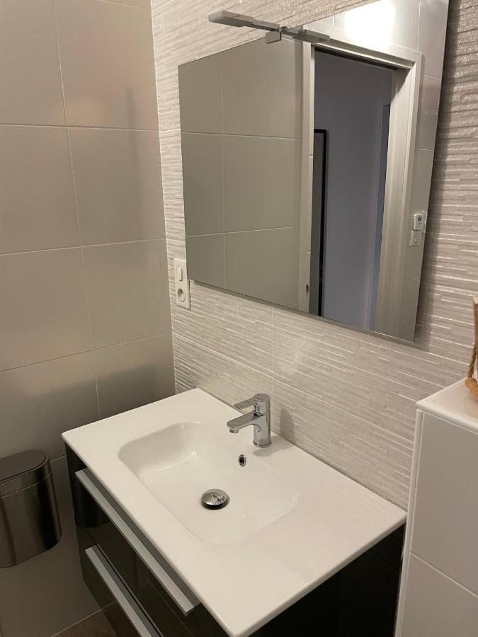 Studio Cosy Avec En Option Piscine Accessible De Avril A Octobre Quimperle Exterior photo
